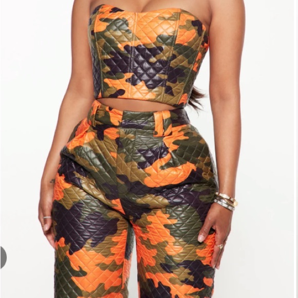 NWT Fashion Nova Camo 2 piece quilted bustier and pant hit of orange & shine  L - Picture 4 of 14